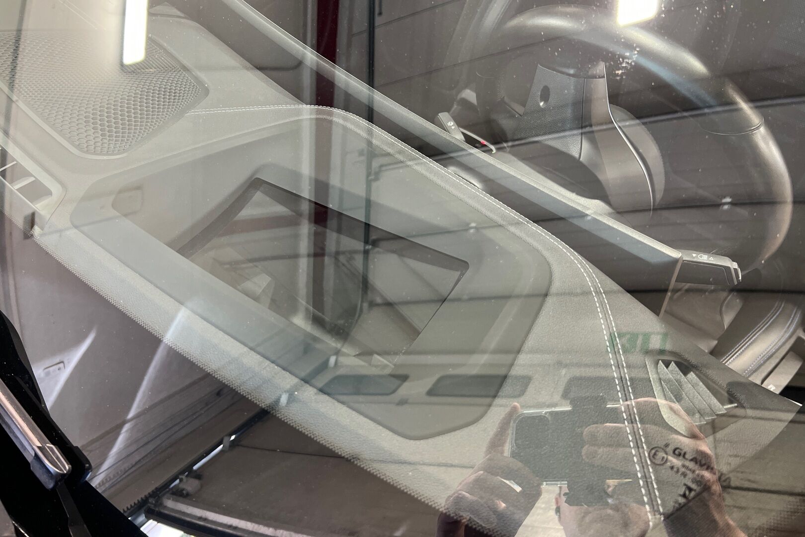 BMW I4 iso kuva 15