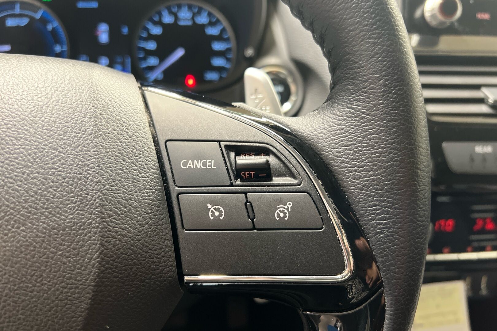MITSUBISHI ECLIPSE CROSS iso kuva 16