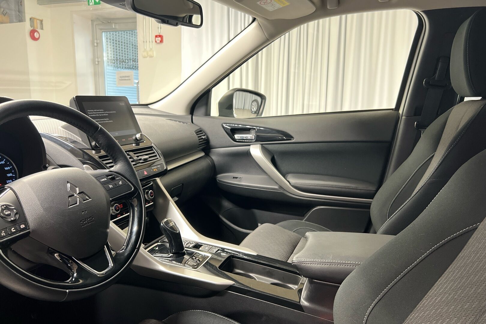 MITSUBISHI ECLIPSE CROSS iso kuva 2