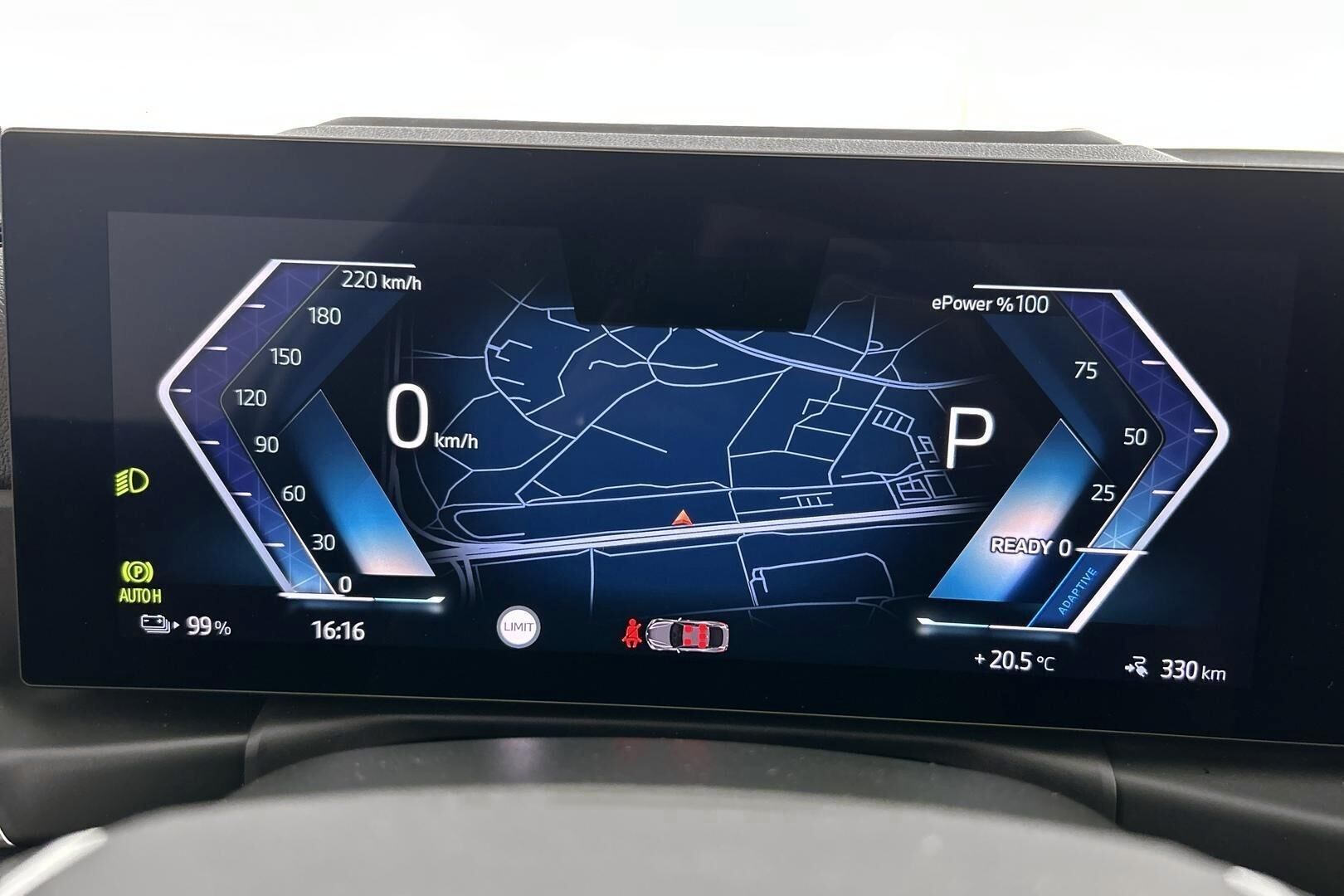 BMW i4 iso kuva 30