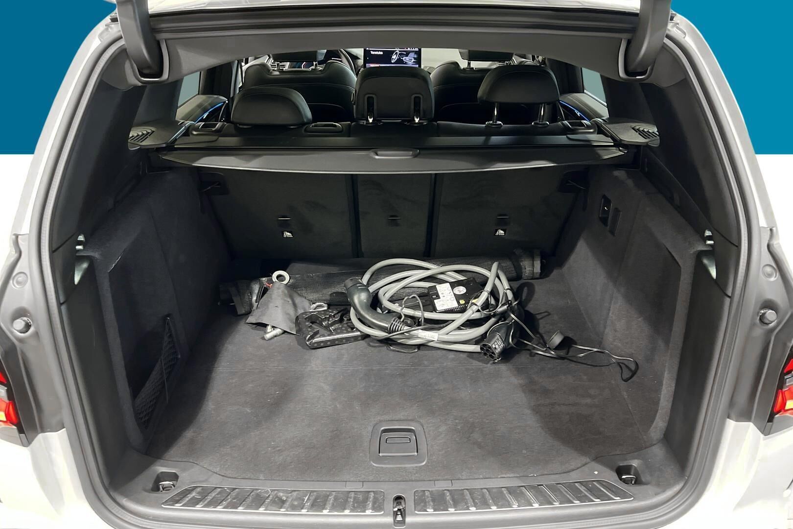 BMW IX3 iso kuva 11