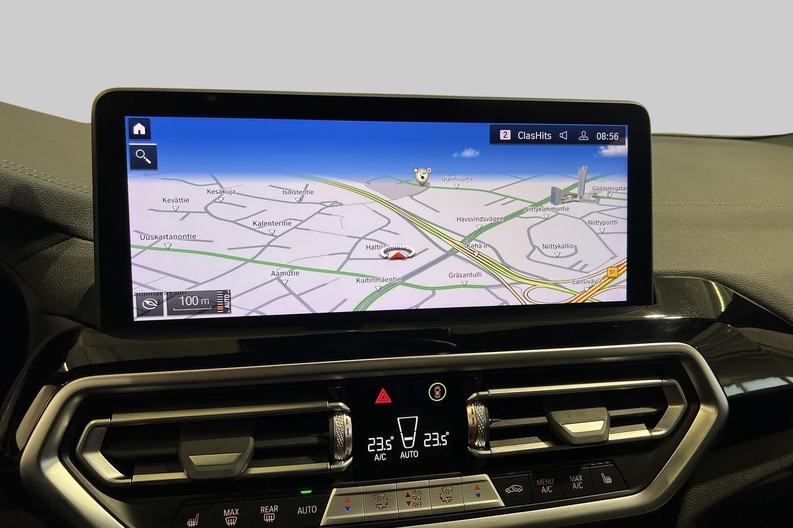 BMW IX3 iso kuva 14