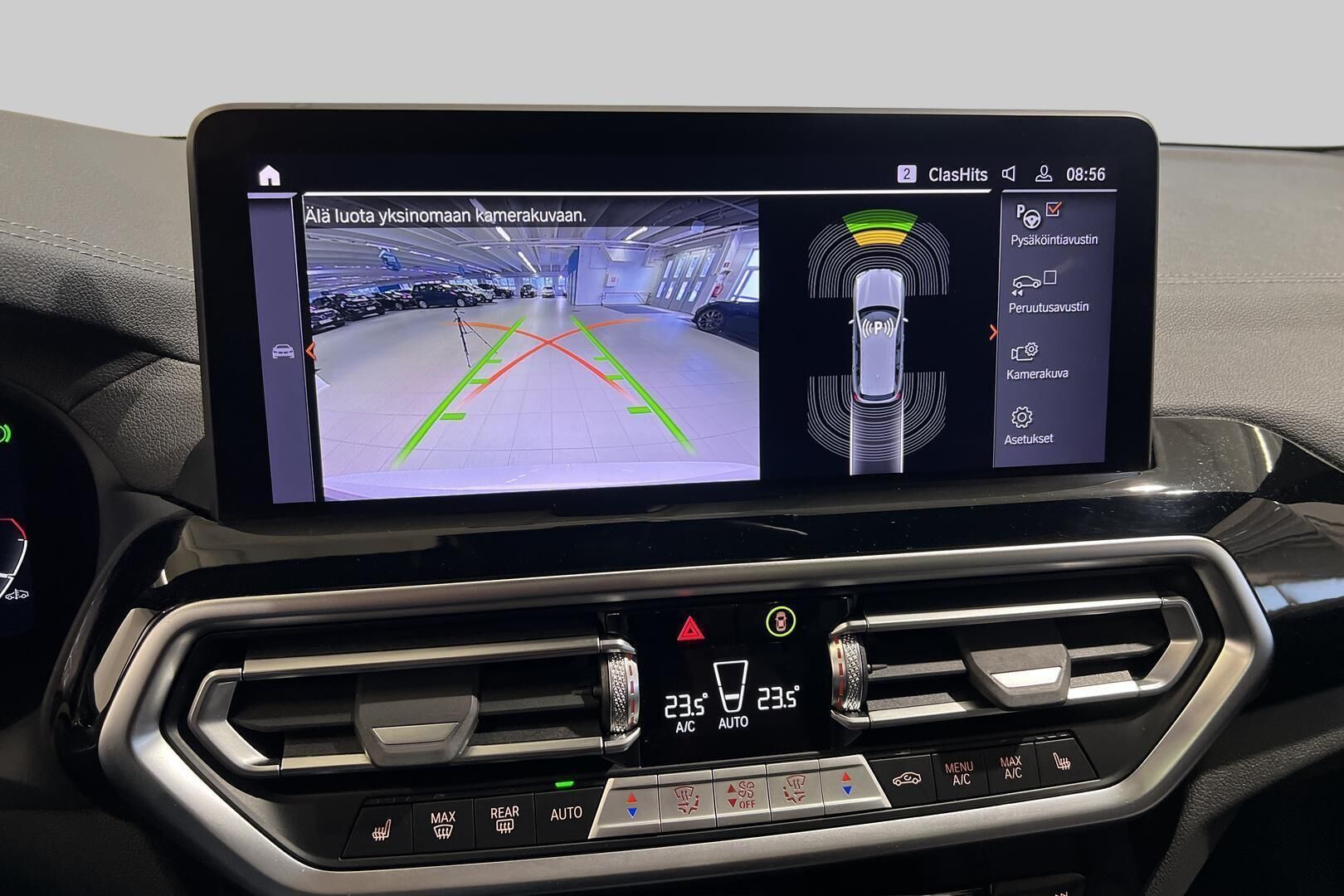 BMW IX3 iso kuva 15