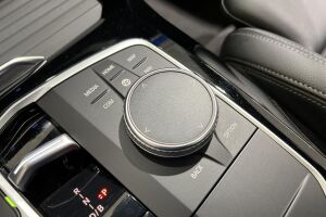 BMW IX3 esikatselu 18