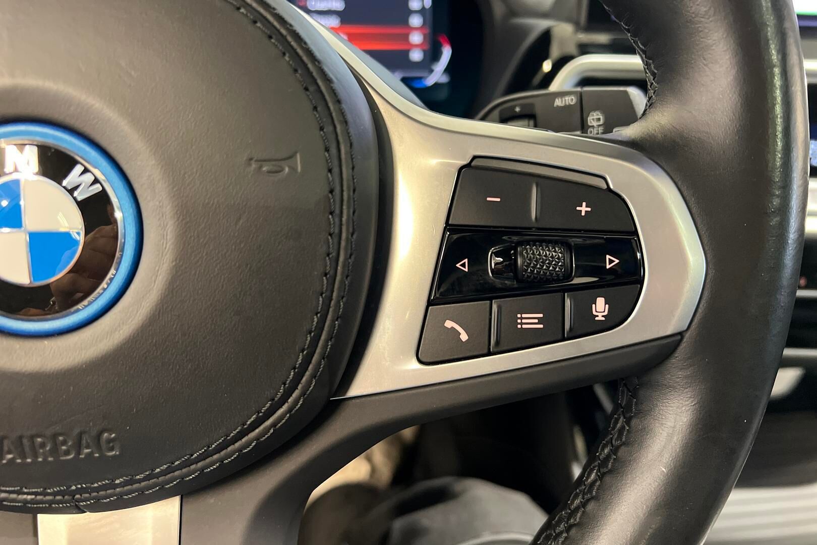 BMW IX3 iso kuva 22