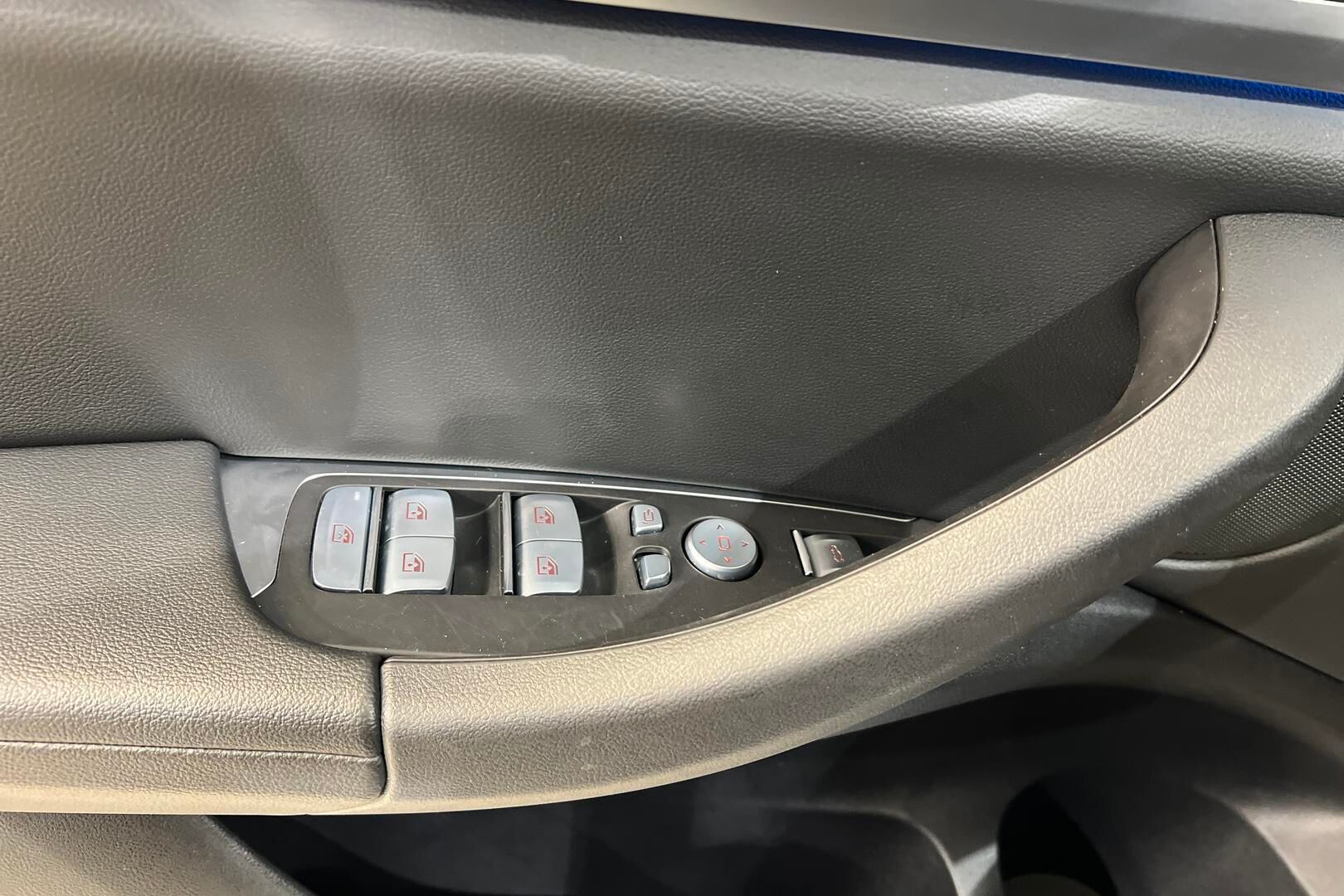 BMW IX3 iso kuva 26