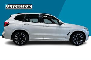 BMW IX3 esikatselu 3