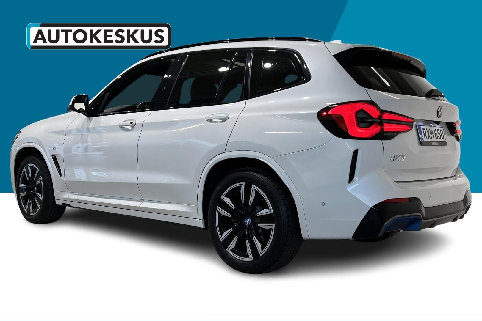 BMW IX3 iso kuva 6