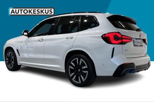 BMW IX3 esikatselu 29