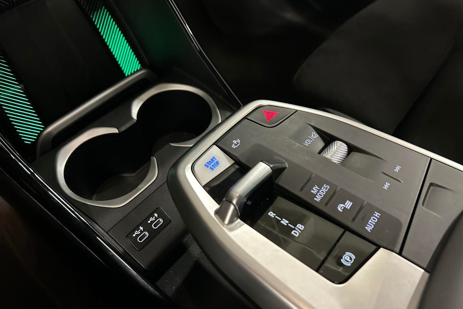 BMW iX2 iso kuva 16