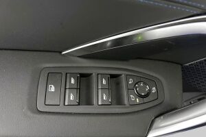 BMW iX2 esikatselu 16