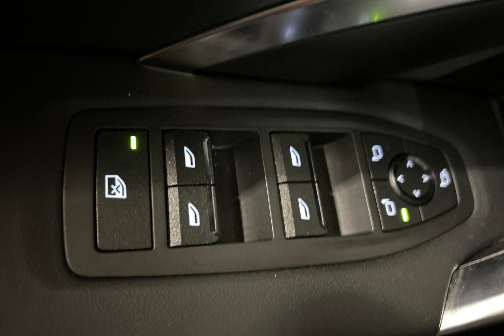 BMW iX2 iso kuva 19