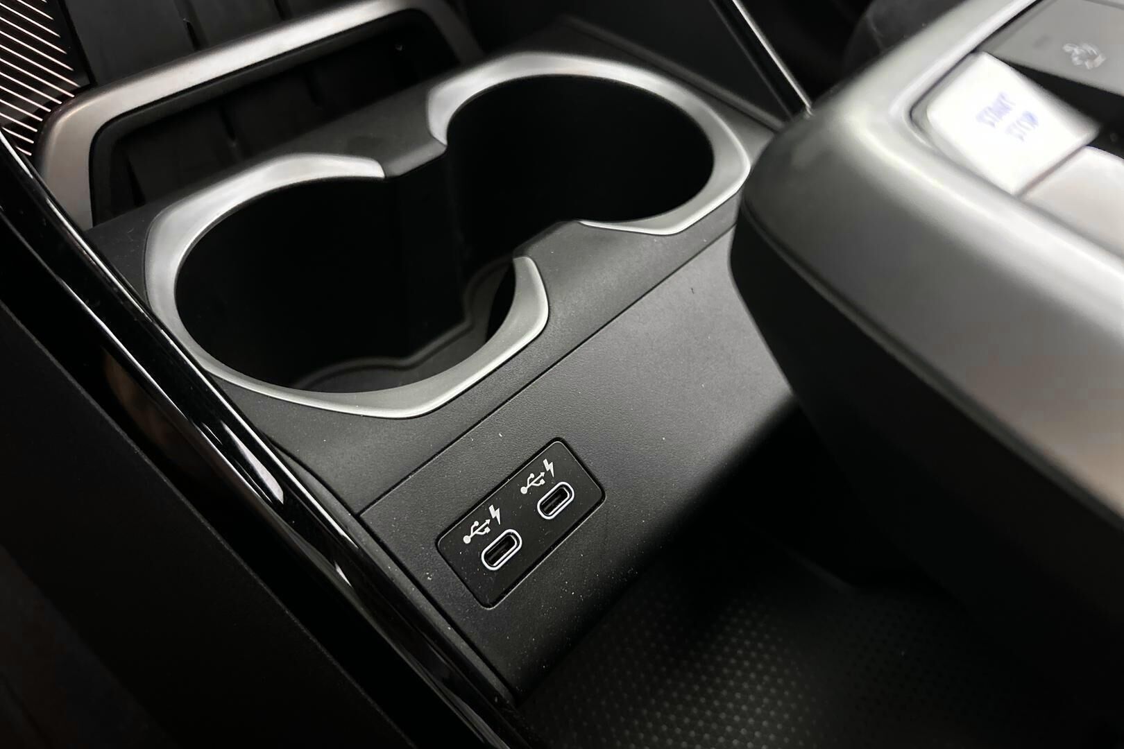 BMW iX2 iso kuva 15