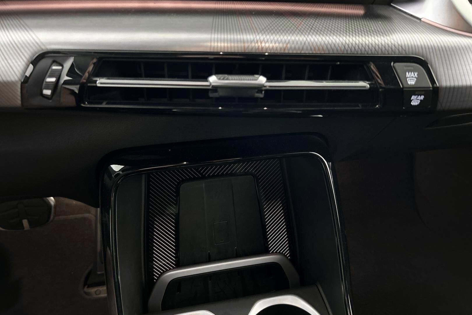 BMW iX2 iso kuva 30