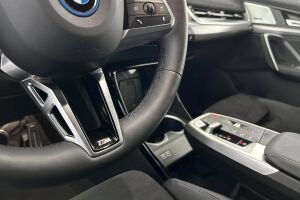 BMW iX2 esikatselu 30