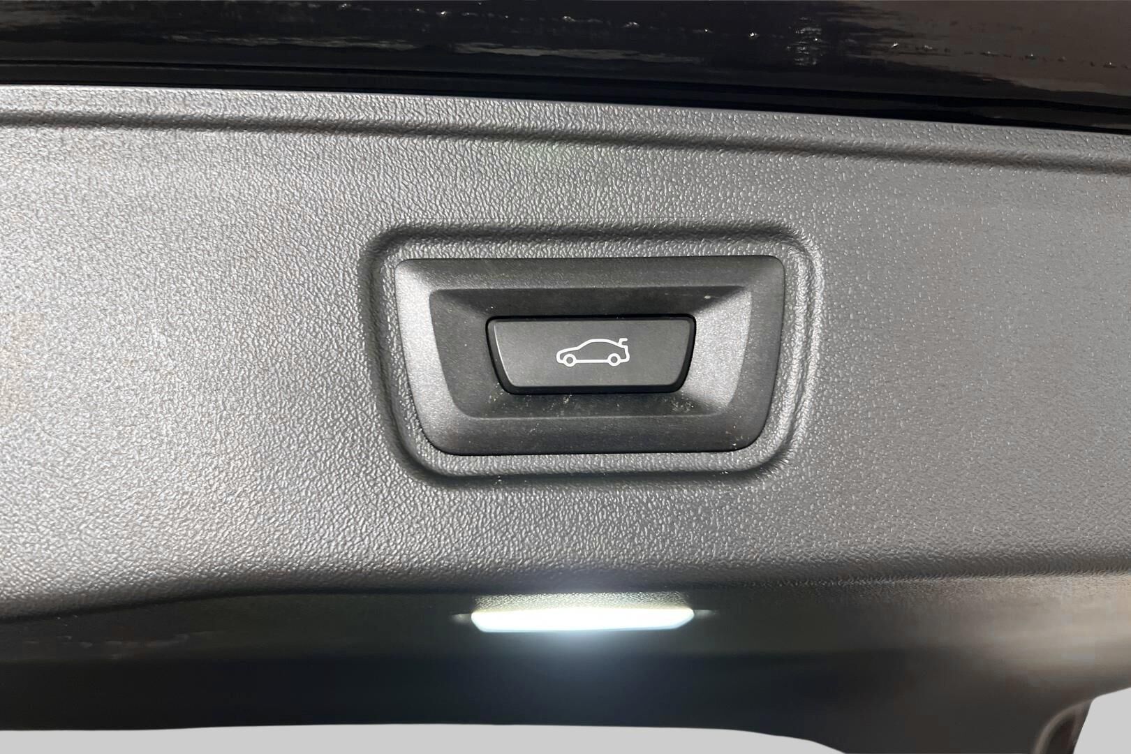 BMW i5 iso kuva 13
