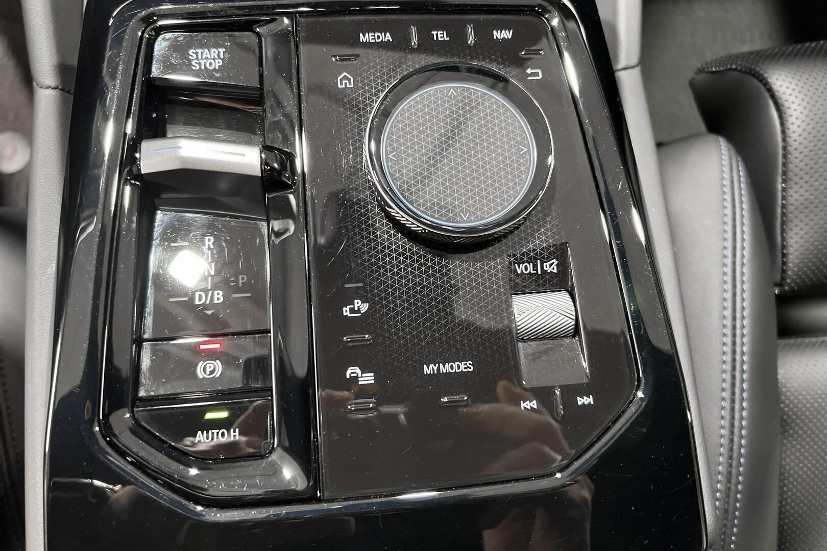BMW i5 iso kuva 18