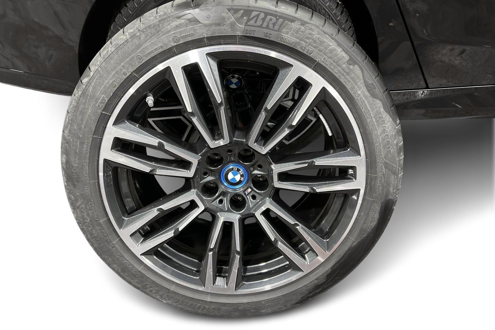 BMW i5 iso kuva 22