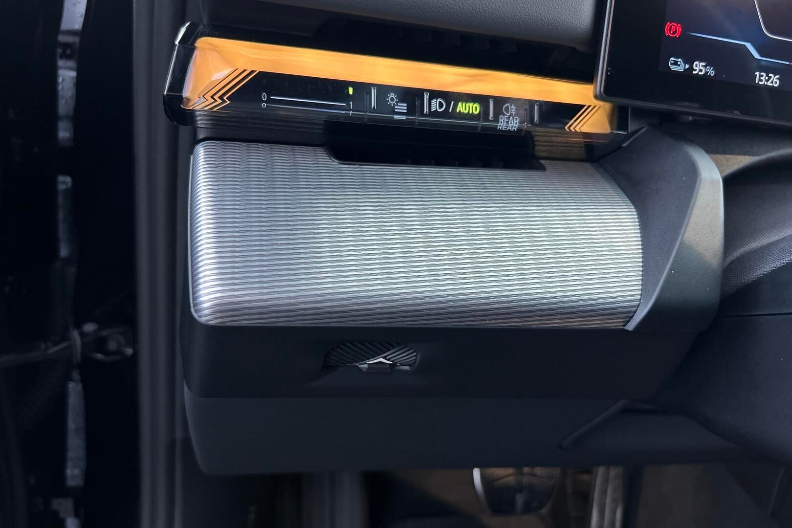 BMW I5 iso kuva 24