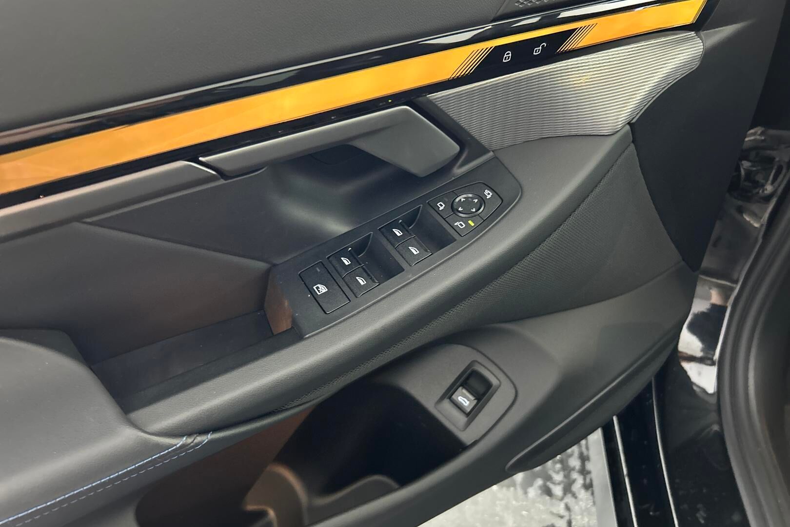 BMW I5 iso kuva 25