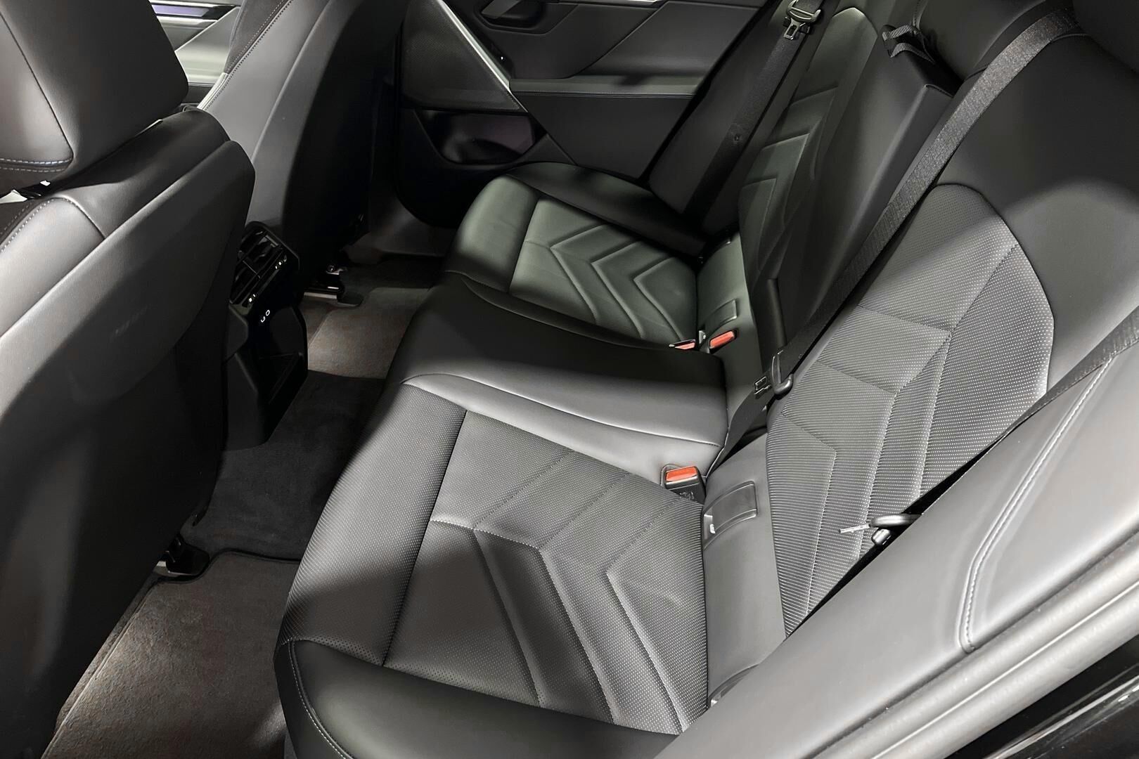 BMW i5 iso kuva 9