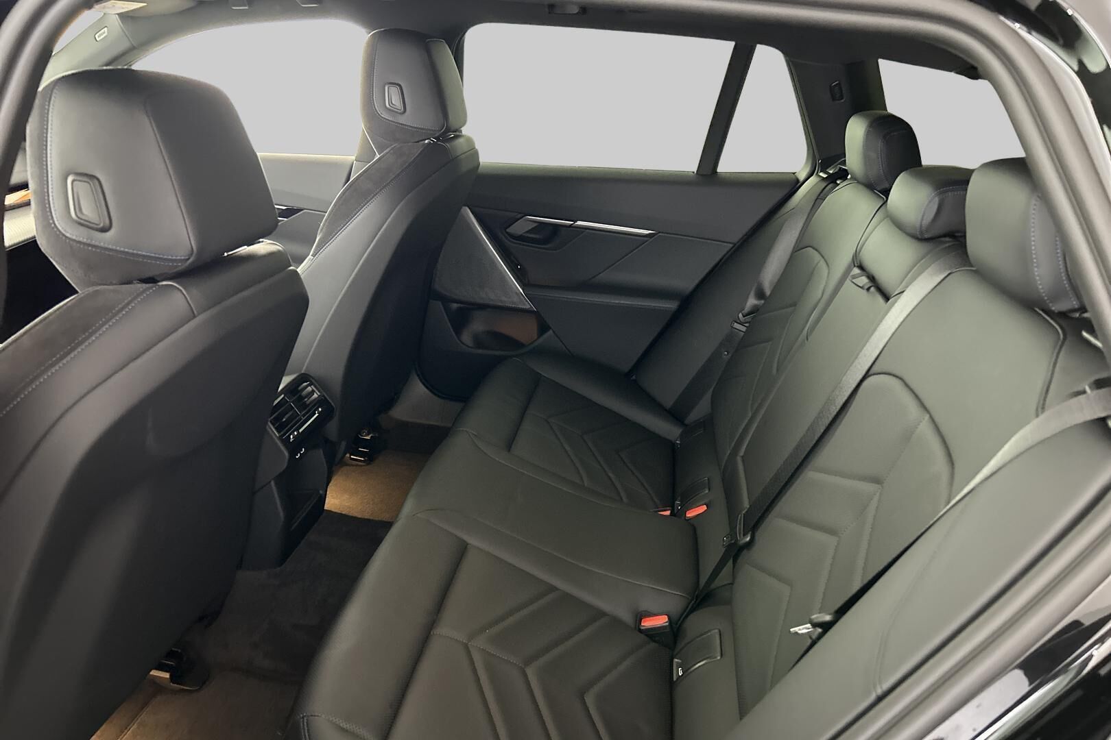 BMW I5 iso kuva 9