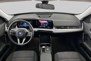 BMW iX1 esikatselu 10