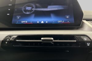 BMW iX1 esikatselu 23