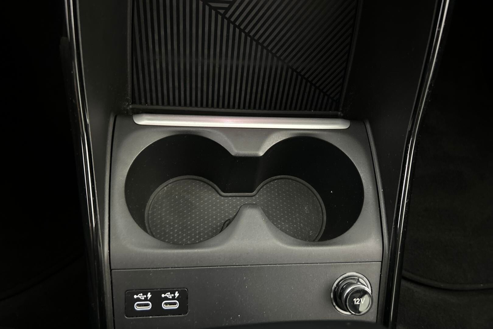 BMW IX1 iso kuva 8