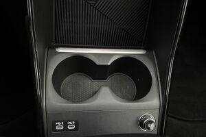 BMW iX1 esikatselu 24