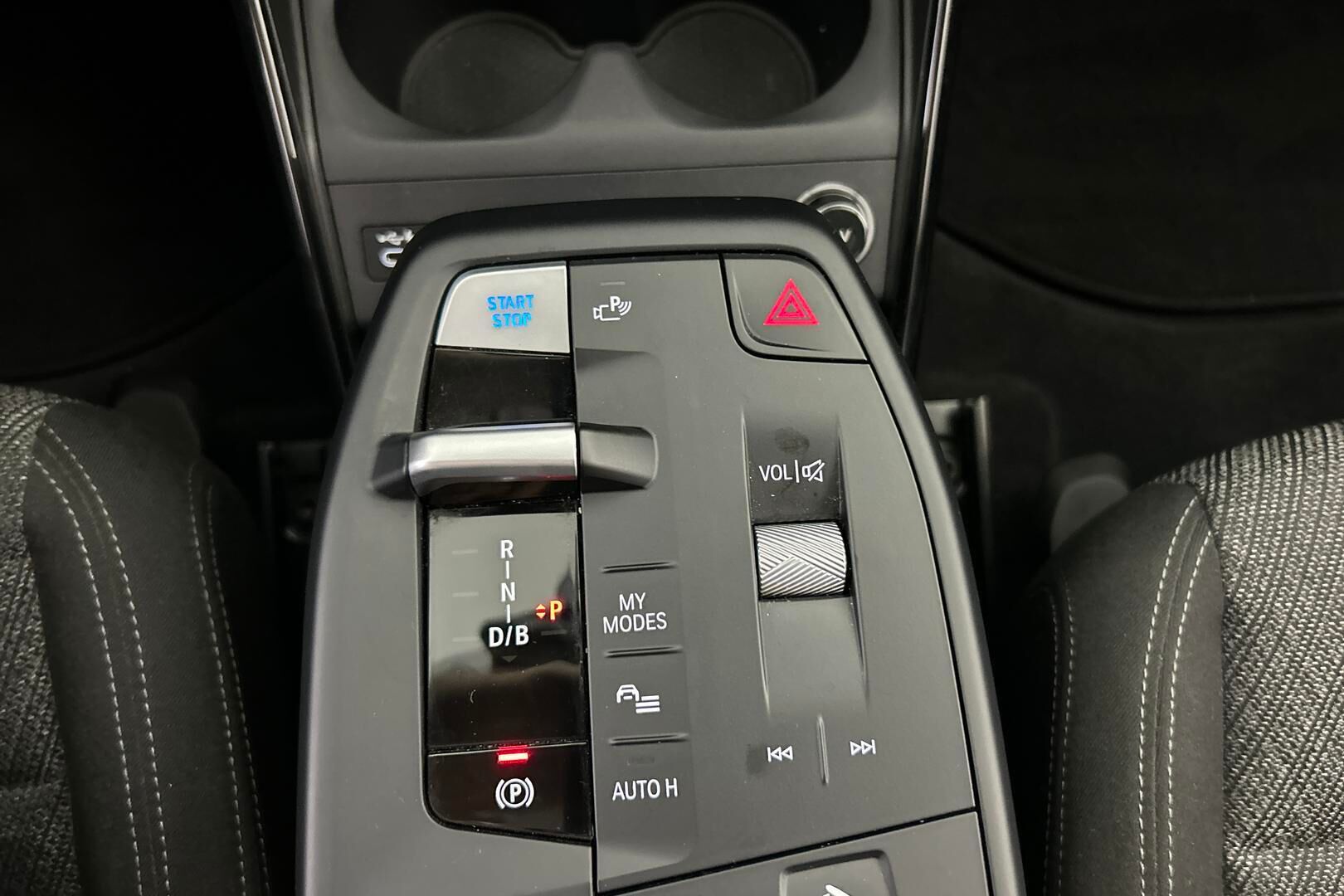 BMW IX1 iso kuva 31