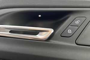 BMW iX1 esikatselu 30