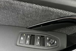 BMW iX1 esikatselu 31