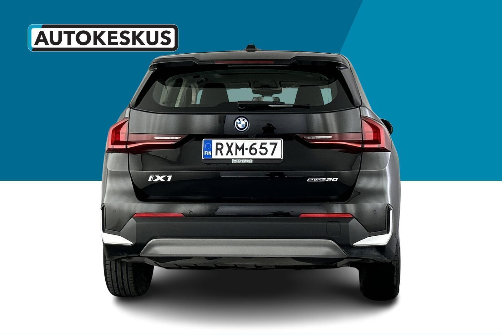 BMW IX1 iso kuva 18