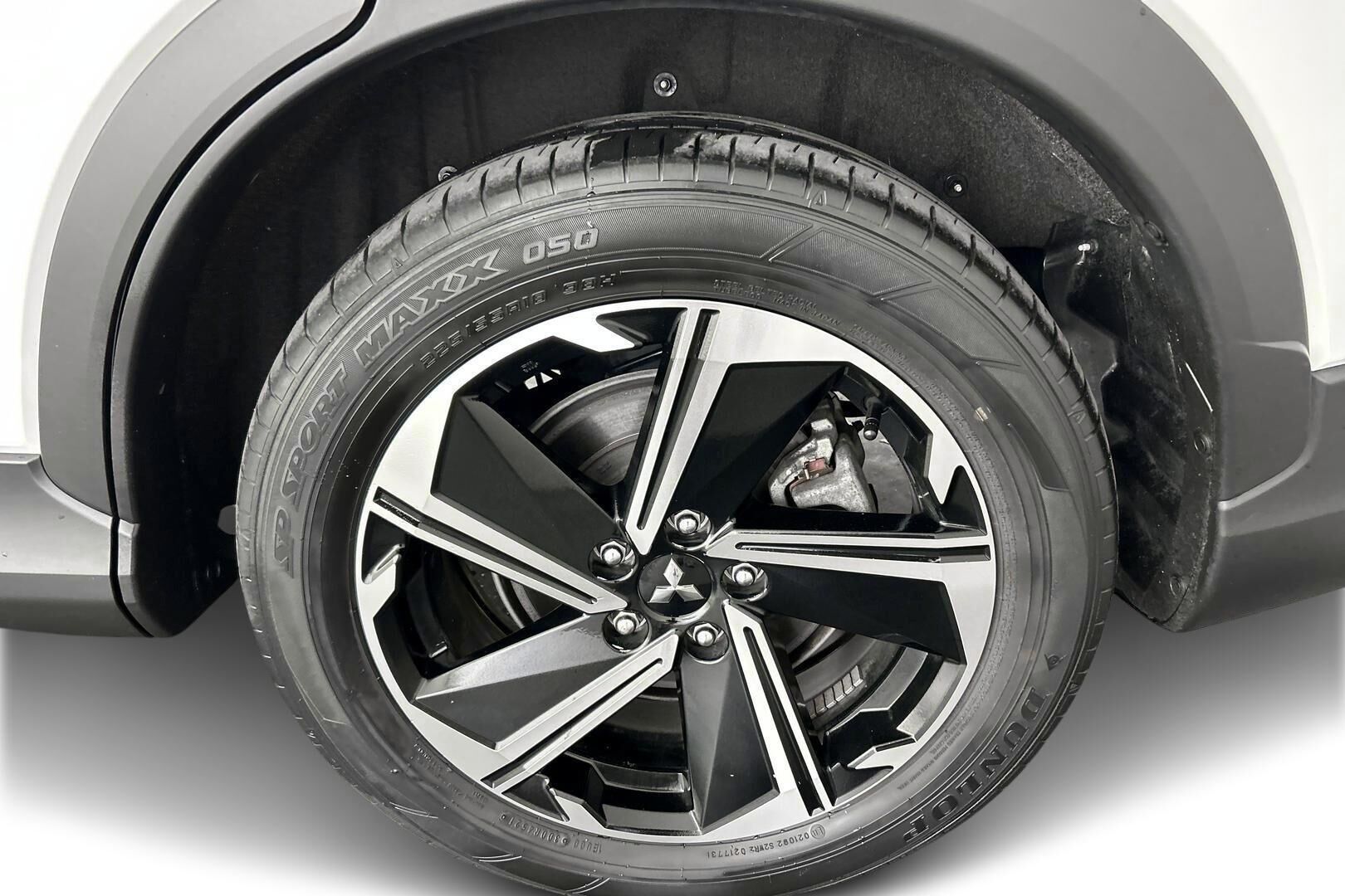 MITSUBISHI Eclipse Cross iso kuva 13