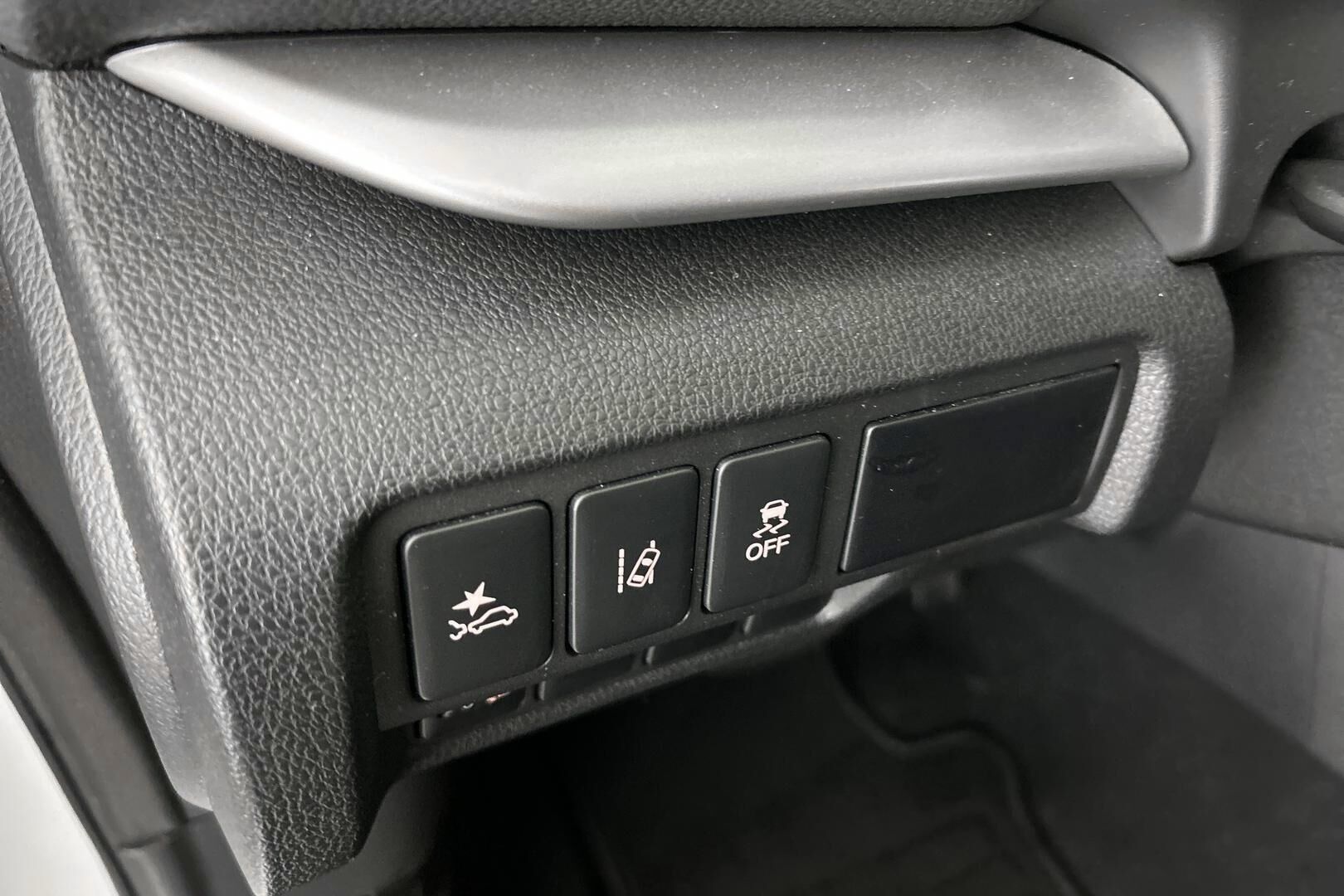 MITSUBISHI Eclipse Cross iso kuva 18
