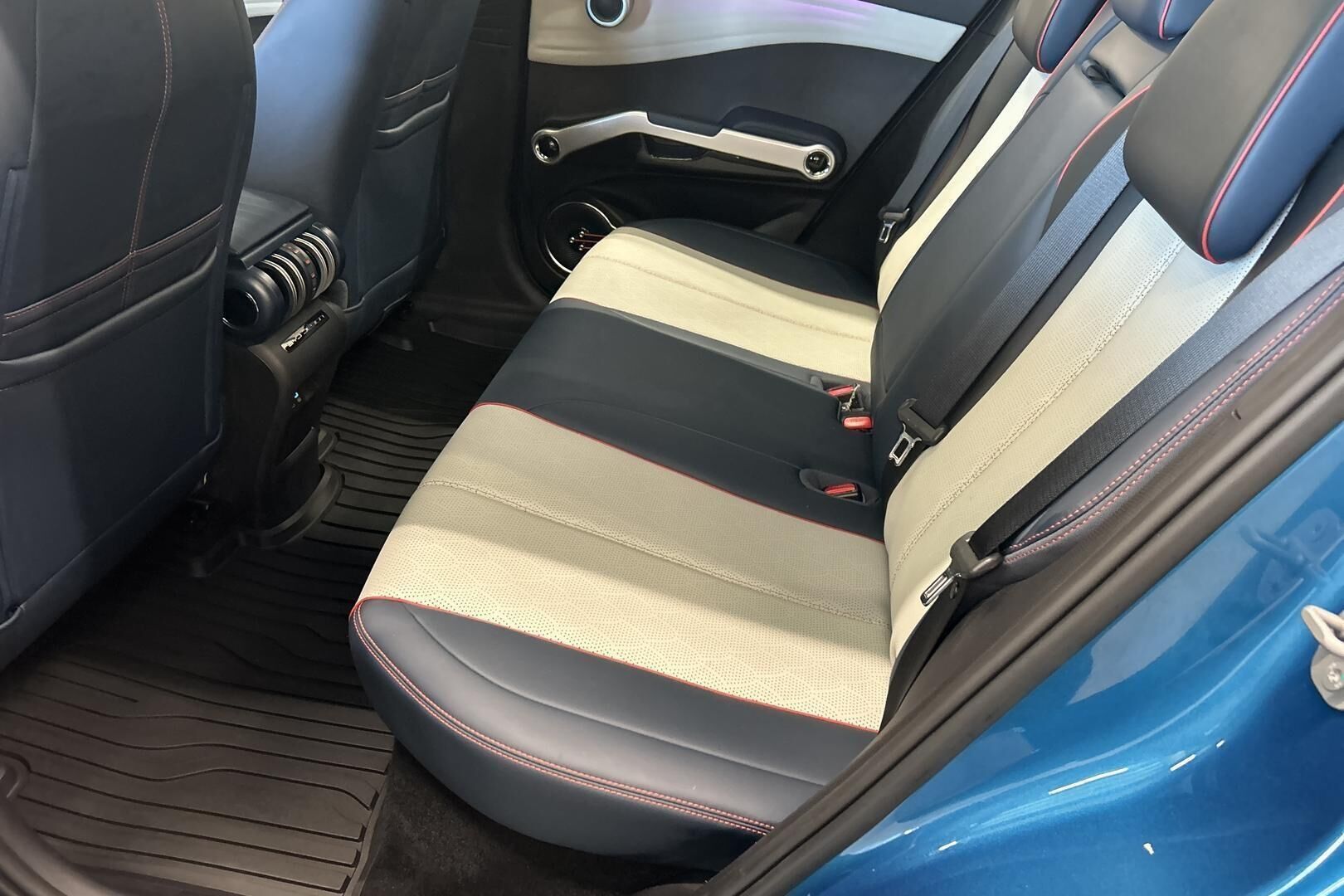 BYD ATTO 3 iso kuva 8