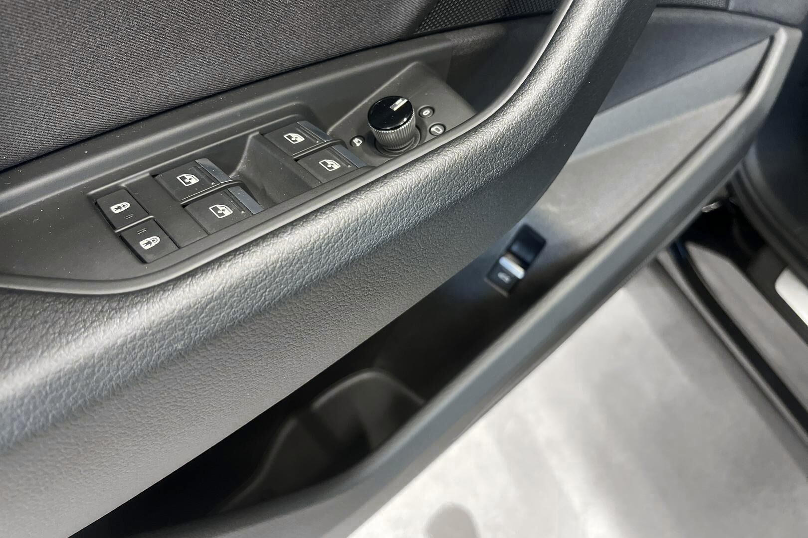 AUDI E-TRON iso kuva 13