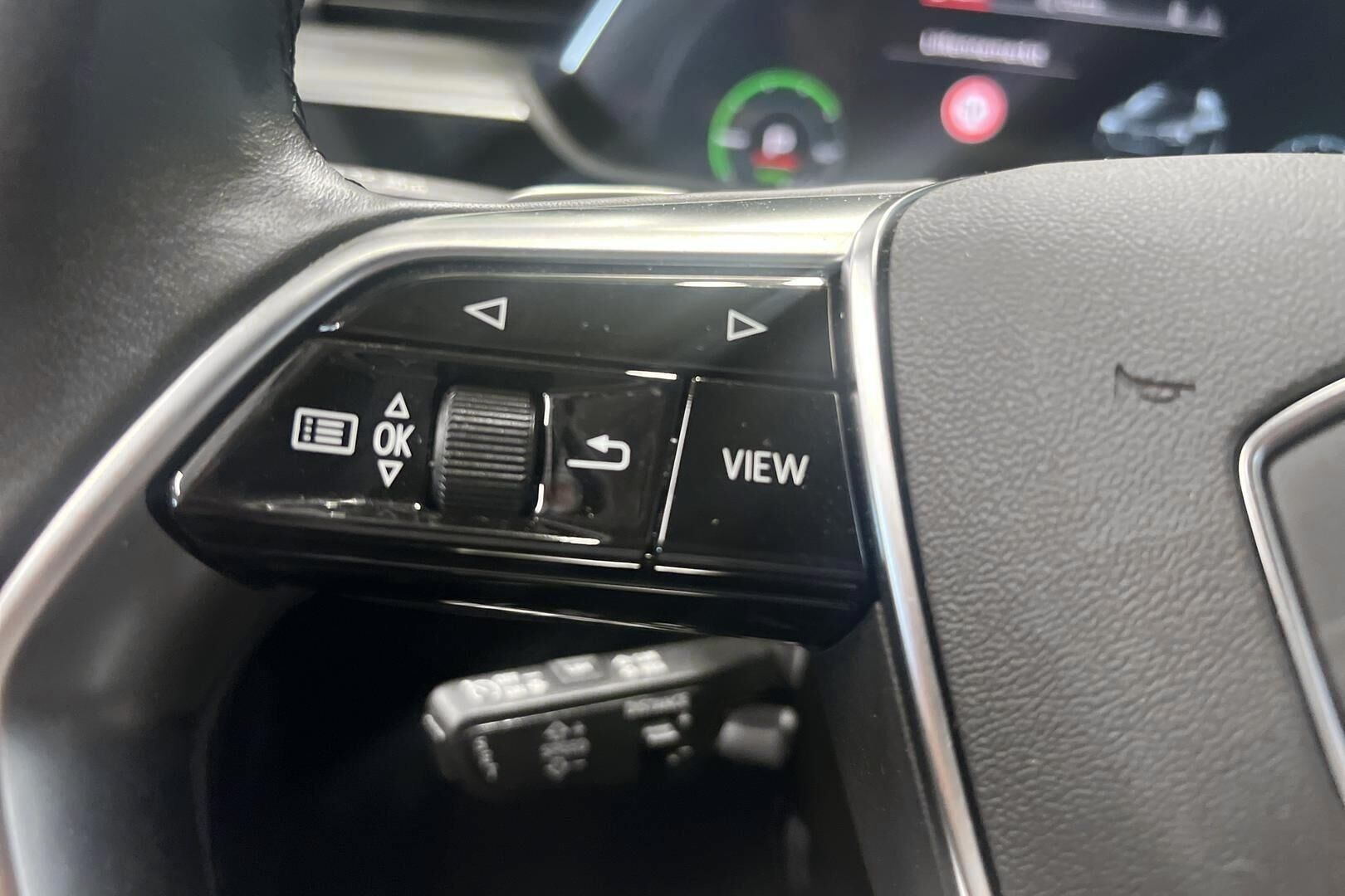 AUDI E-TRON iso kuva 16