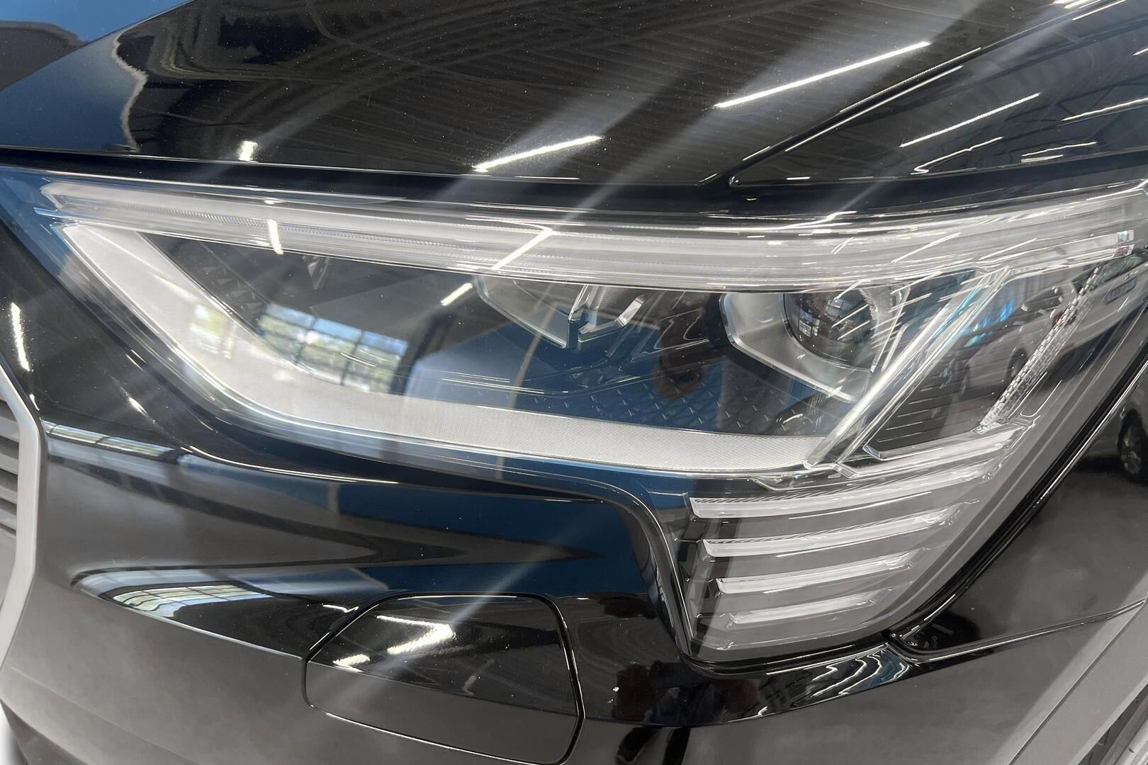 AUDI E-TRON iso kuva 24
