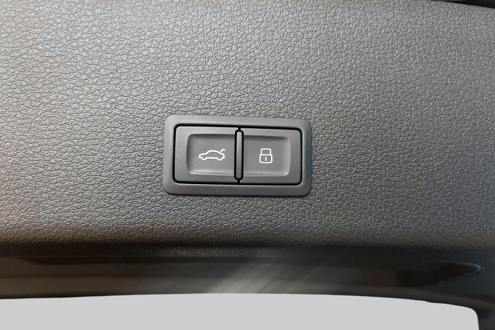 AUDI E-TRON iso kuva 31