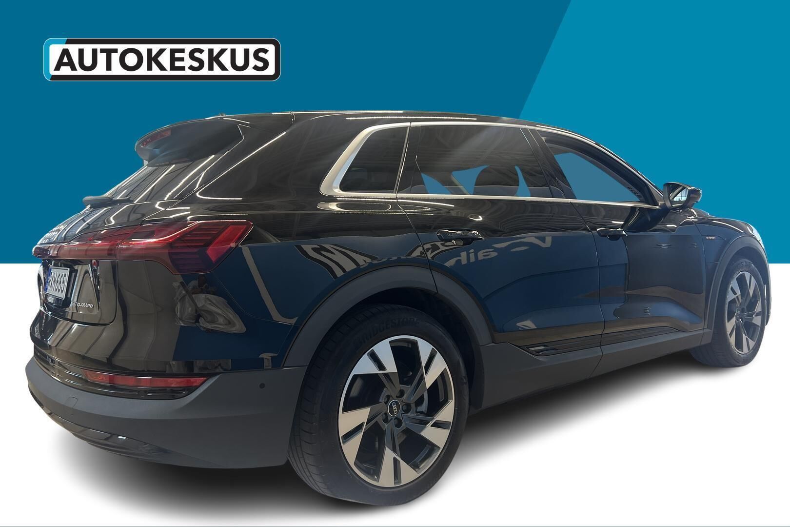 AUDI E-TRON iso kuva 4