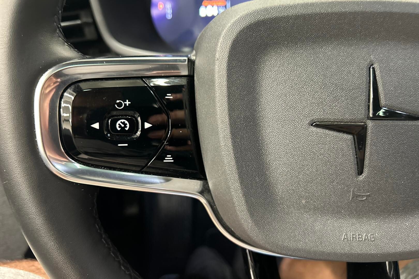 POLESTAR 2 iso kuva 15