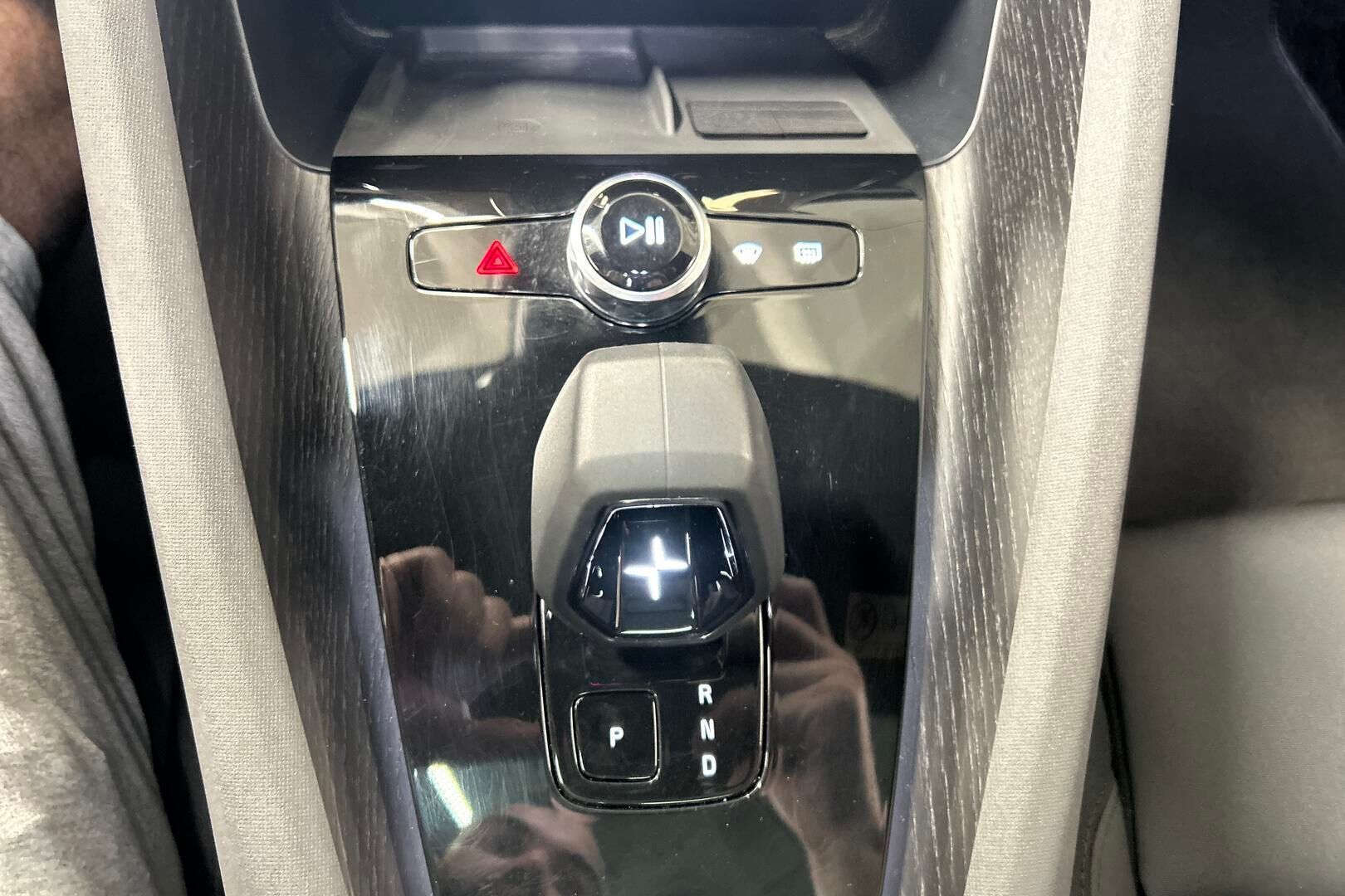 POLESTAR 2 iso kuva 19