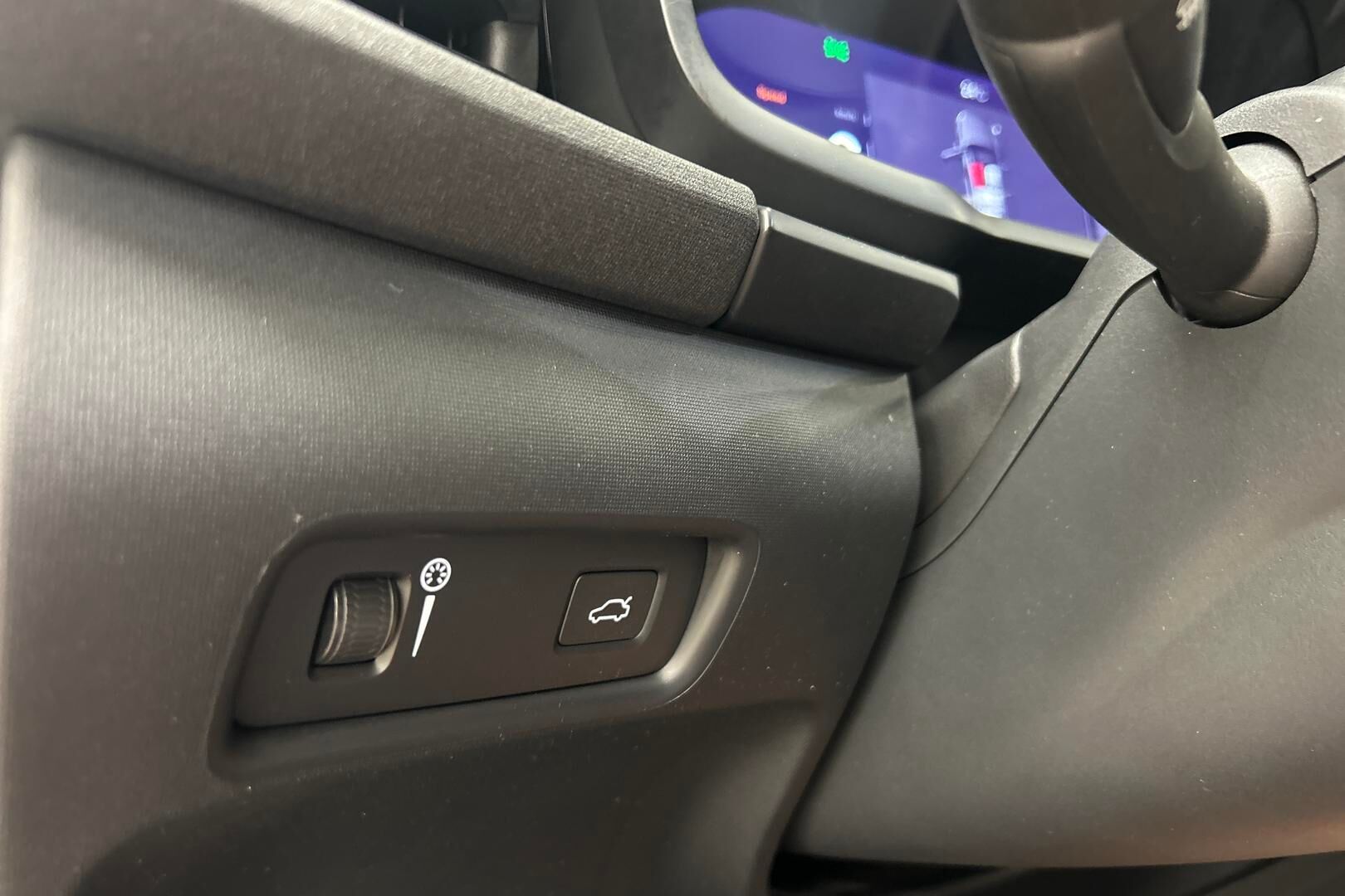 POLESTAR 2 iso kuva 20