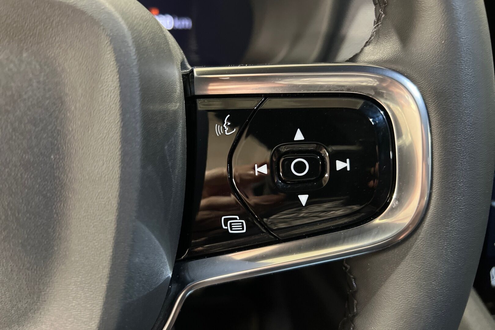 POLESTAR 2 iso kuva 12