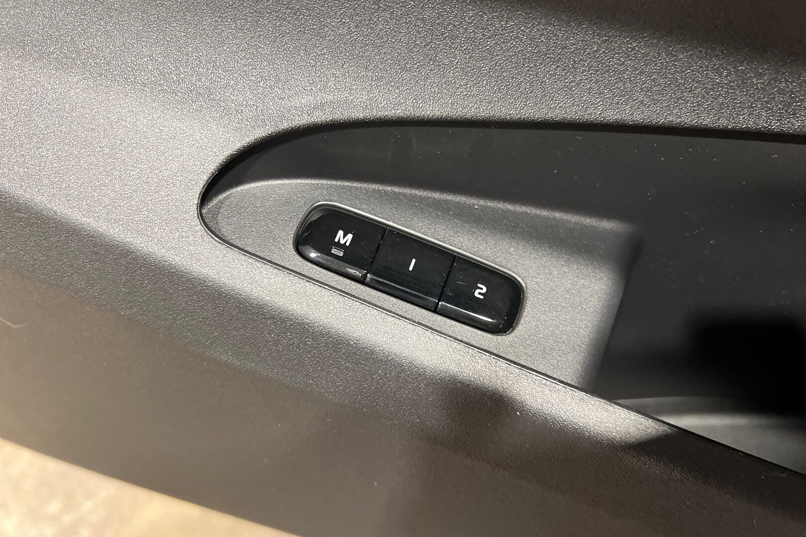 POLESTAR 2 iso kuva 14