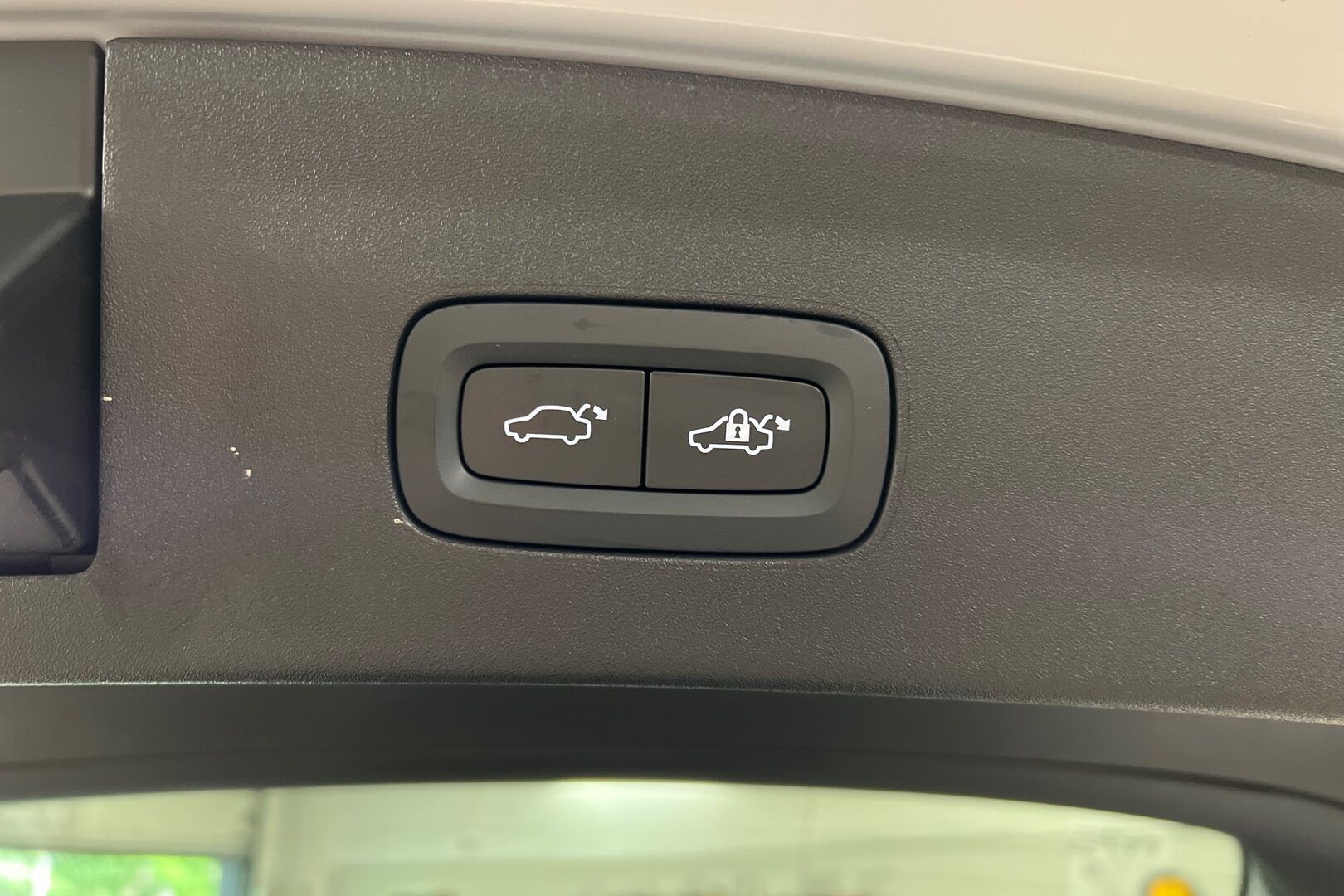 POLESTAR 2 iso kuva 15