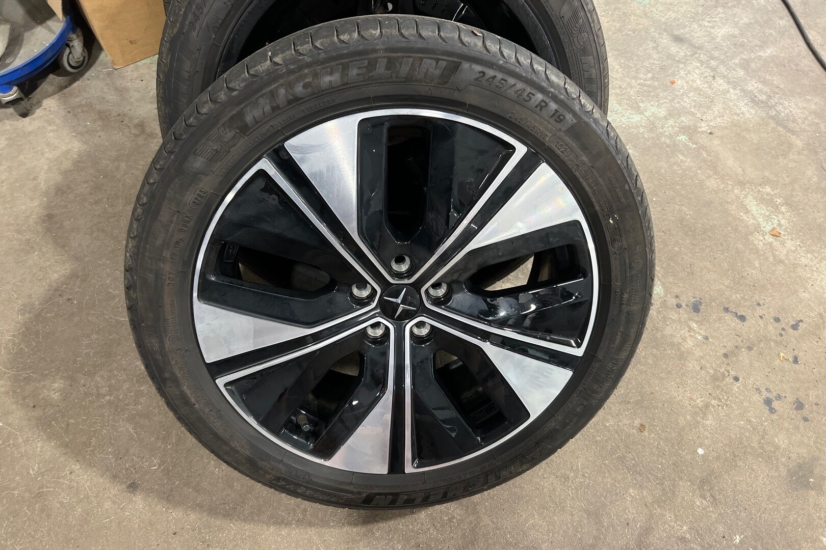 POLESTAR 2 iso kuva 22