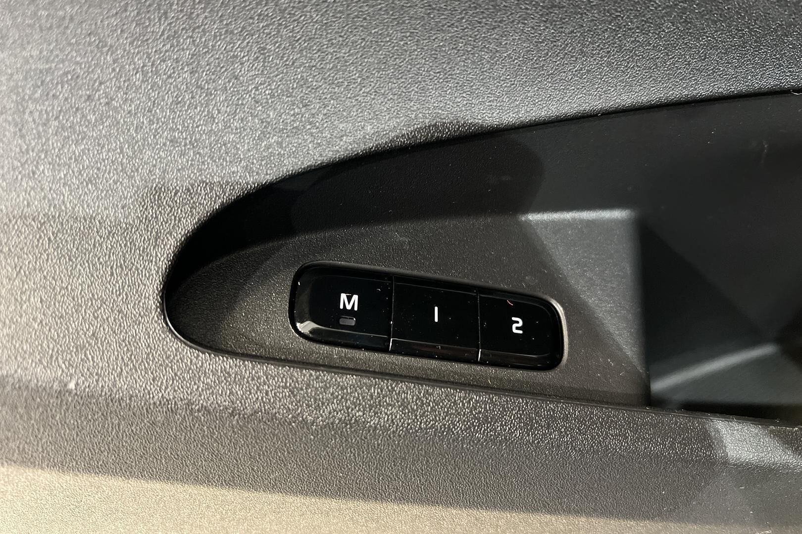 POLESTAR 2 iso kuva 28